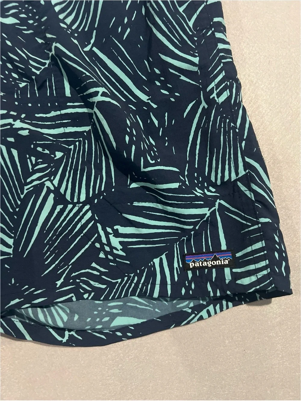Patagonia Baggie’s 6” Shorts Men’s Medium Blue Pattern Swim Trunks